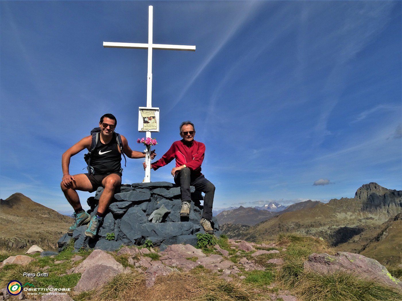 03 In vetta alla Cima di Mezzeno, dedicata a Giovanni Paolo II (2230 m) .JPG